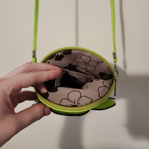Lime green flower purse w long strap - Picture 4 of 4